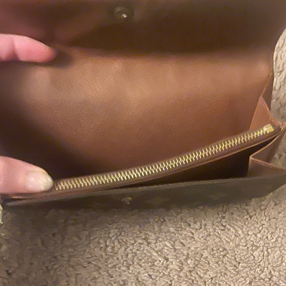 Authentic Louis Vuitton Monogran LV Logo Sarah Long Zip Brown Wallet - Picture 13 of 13
